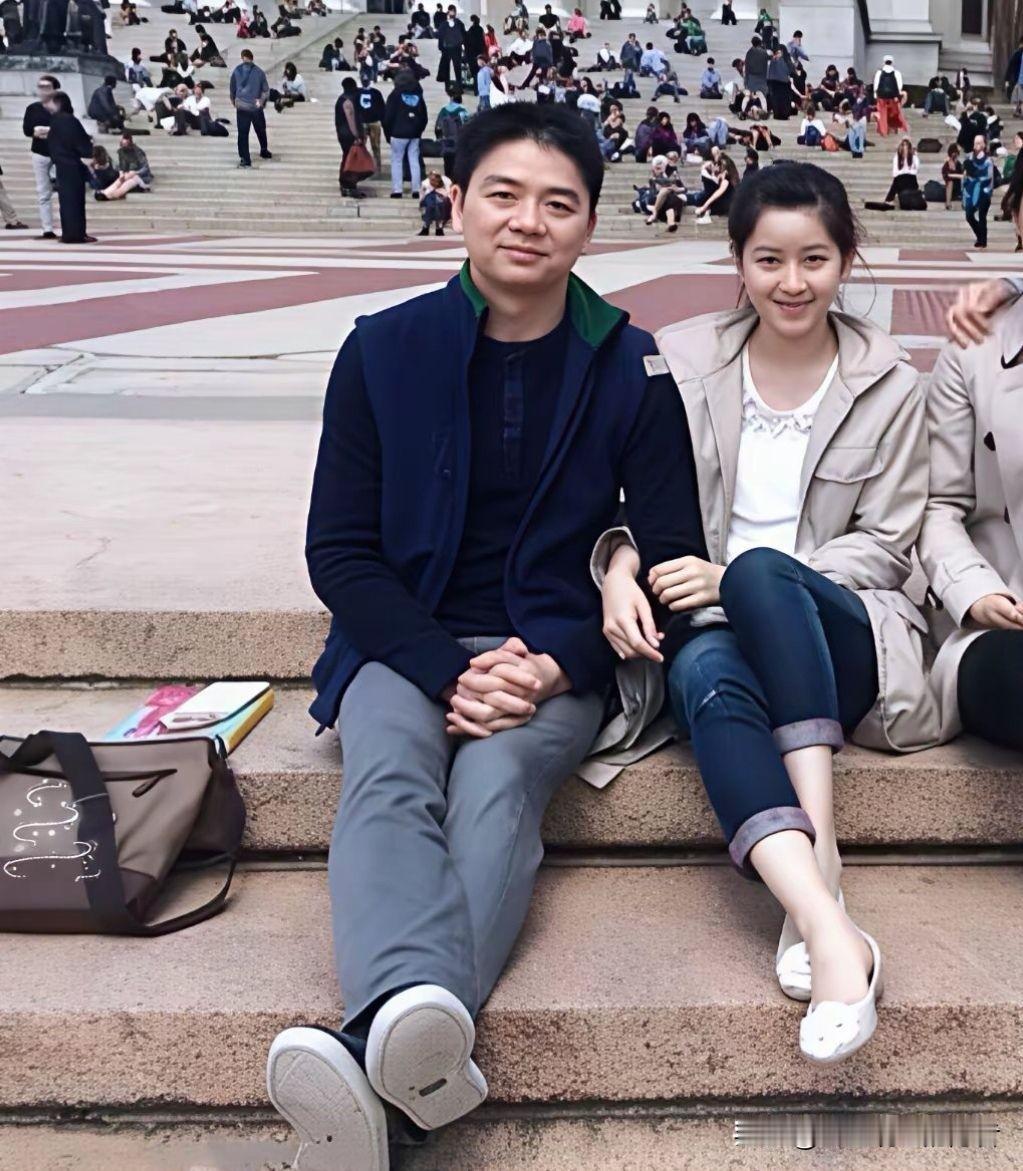 这是东哥的女朋友还是谁？有认识的么