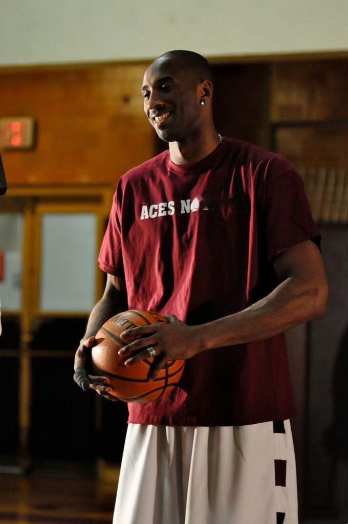 坚持梦想，每天给自己一个微笑。尽管世界竞争很强烈，但是只要拥有一个好心态，你就离