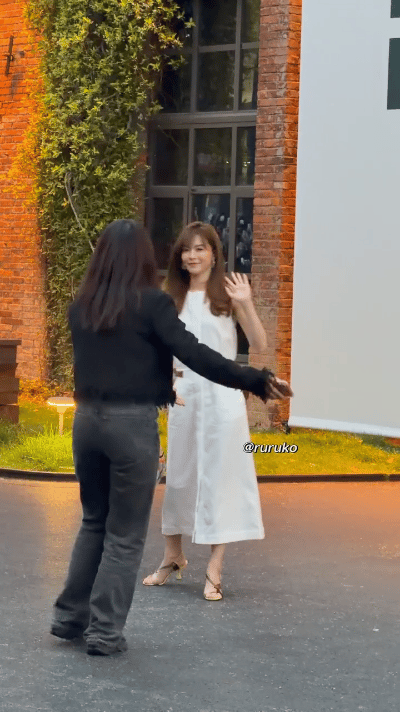 文咏珊唯一纯白茉莉花文咏珊她一出场，就懂了什么叫"唯一纯白茉莉花"，干净又耀眼。