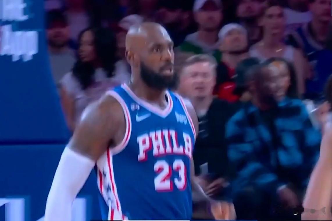 关键防守！NBA常规赛，76人逆转骑士，詹姆斯17分+10板+5助+3断，14中