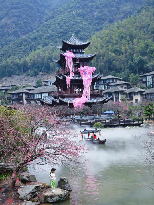 春天就要上春山  |  不入江南，入江西