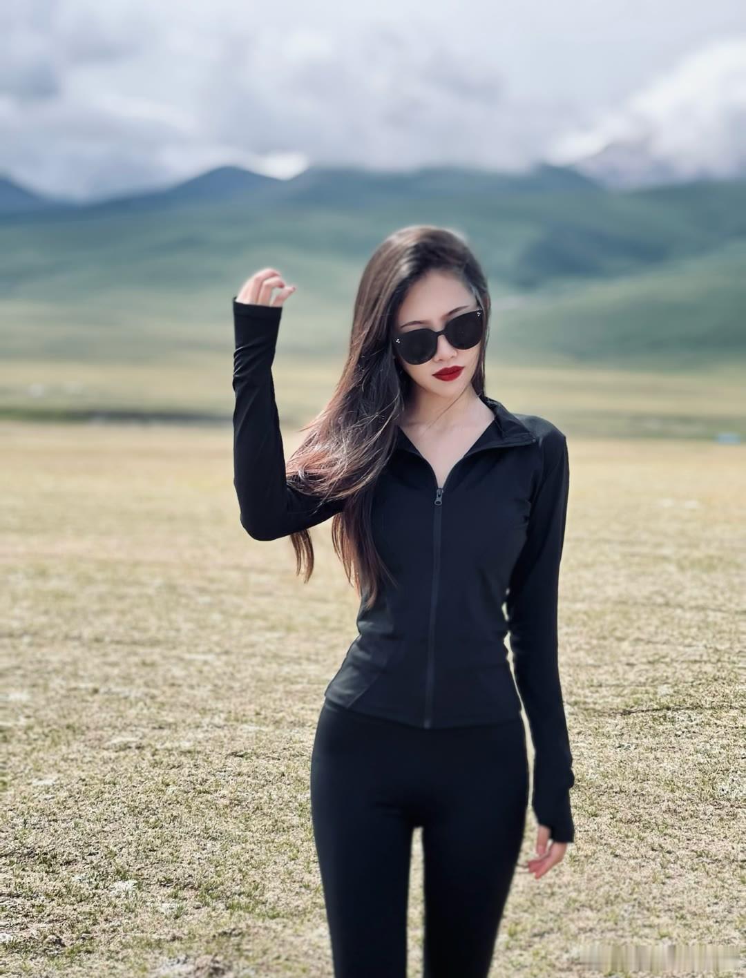 好想骂人  可是我的人设是清纯御姐 ​​​