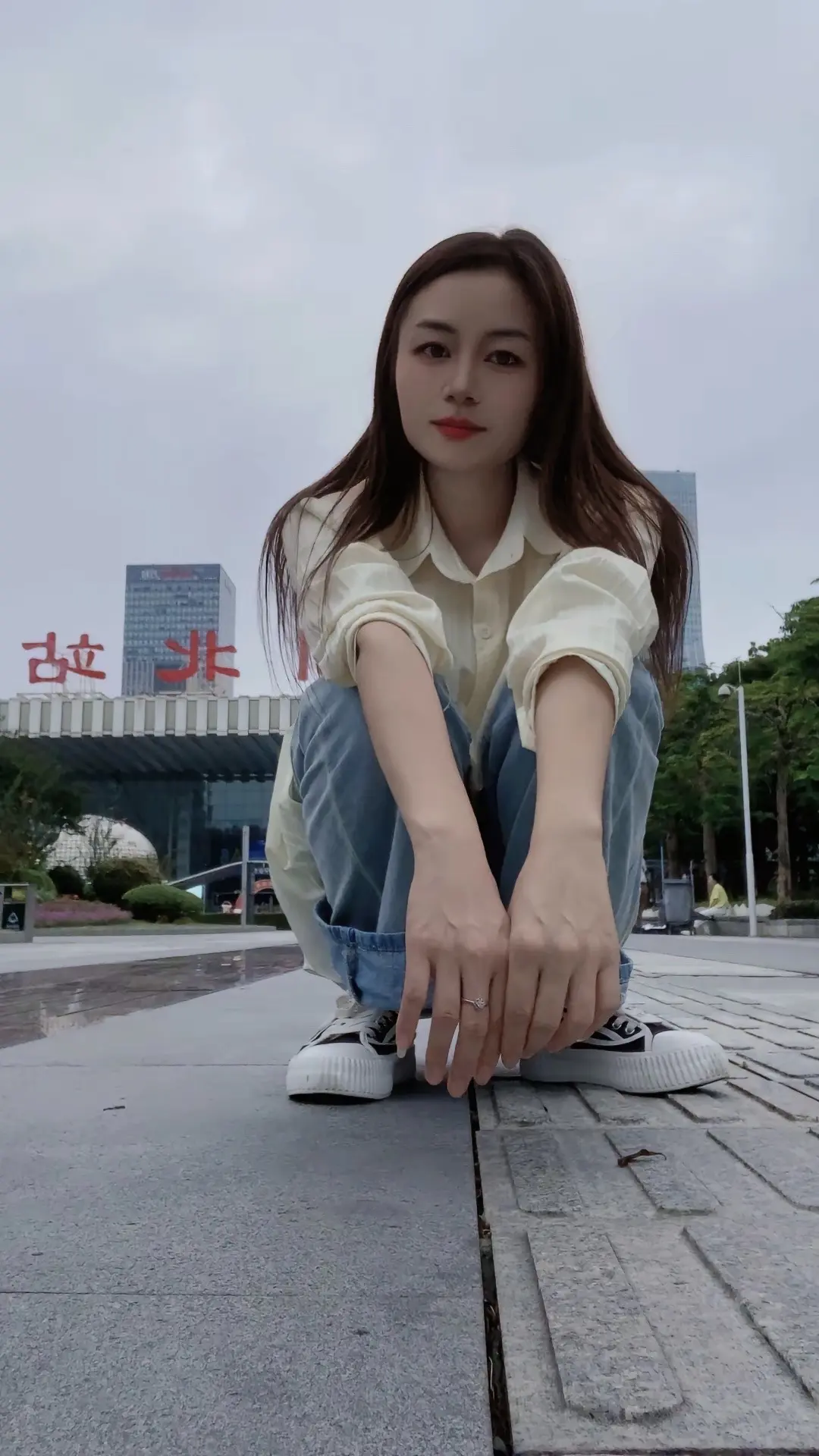 生活所有的不满用四个字就可以概括：上班上的