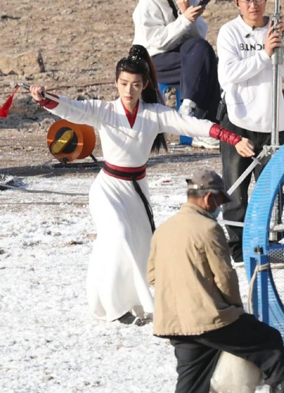 陈丽君《木兰行》路透，好俊俏的女将军，身手利落 