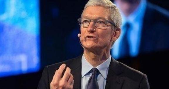 美国慌了？苹果CEO库克曾抛出惊人言论，振聋发聩！他说：“我们死守中国制造，不是