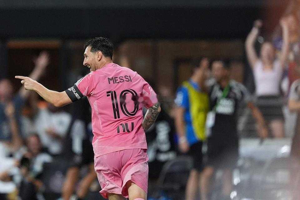 迈阿密国际4-2逆转！获北美联盟杯开门红 梅西2射1传+生涯已进921球在北京时