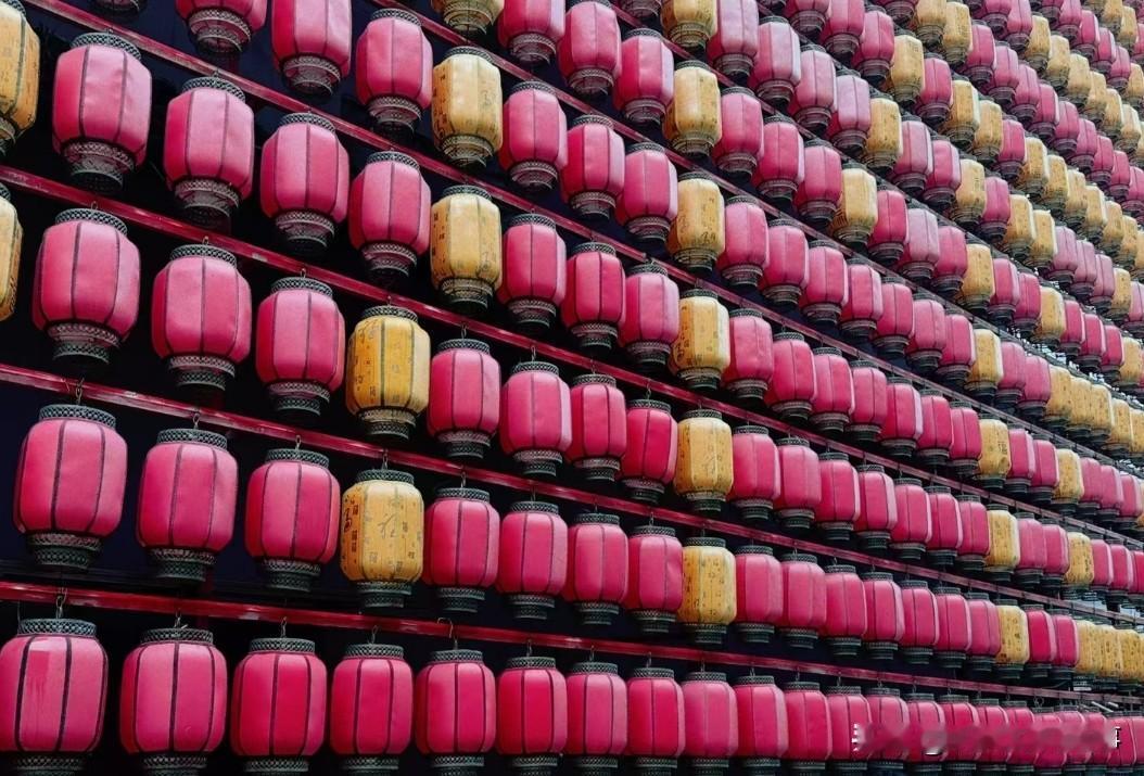 任何别有用心的算计
算到最后都是在给自己做局
一边做着坏事
一边自以为是
才是真