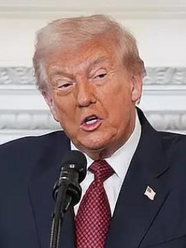 特朗普绝不是合格的领导人，说他给全球发展带来灾难一点都不为过。
        