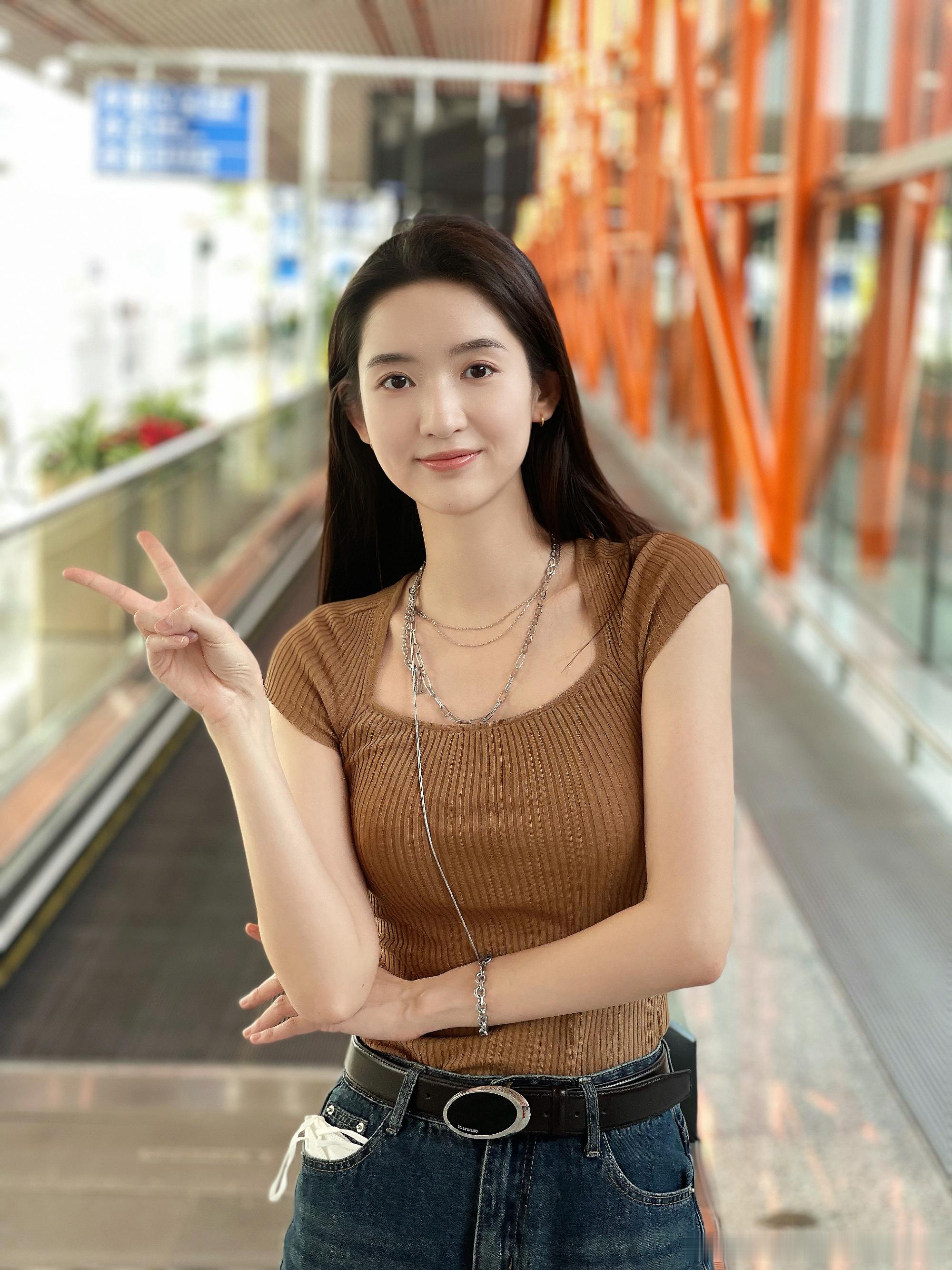王玉雯杨玏分手原因曝王玉雯杨玏曾结婚又离婚王玉雯 杨玏  王玉雯八字三柱：丁丑 