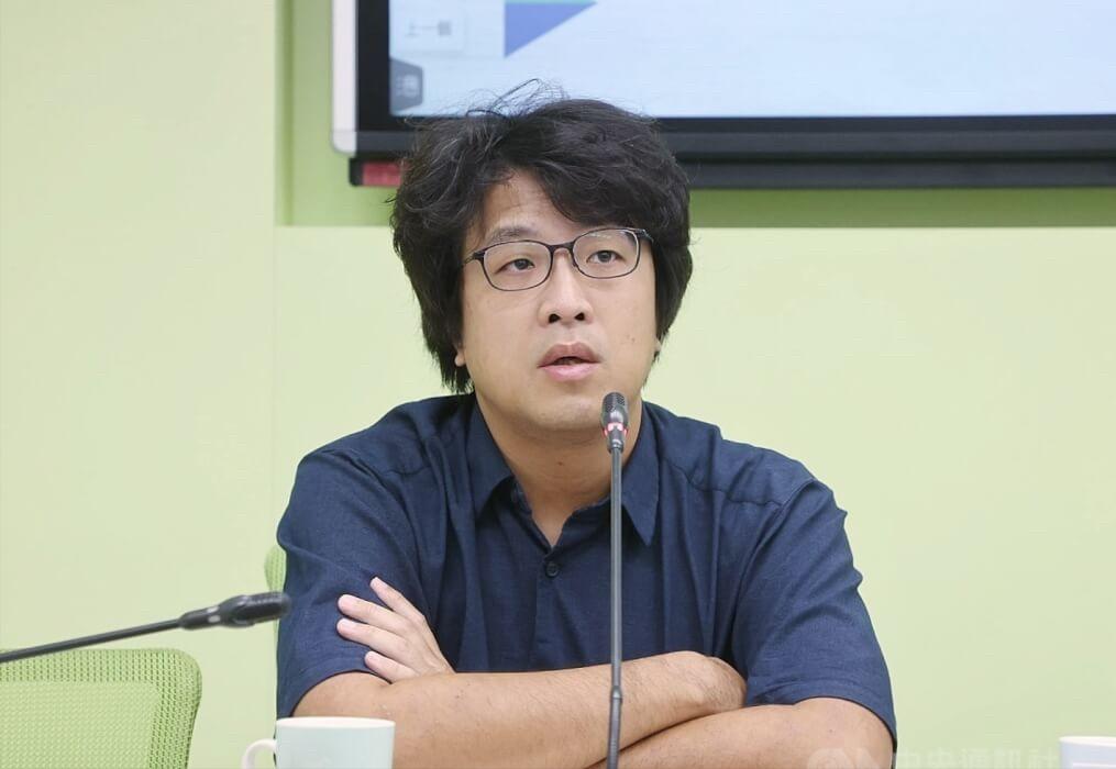 台陆委会副主委梁文杰9月17日公开表态，称2026年双城论坛的举办与否，要等台北