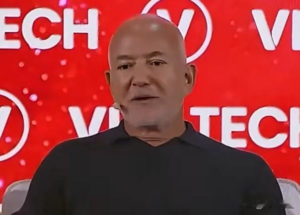亚马逊创始人贝佐斯在VivaTech 2026上为AI辩护，他以其新项目“普罗米