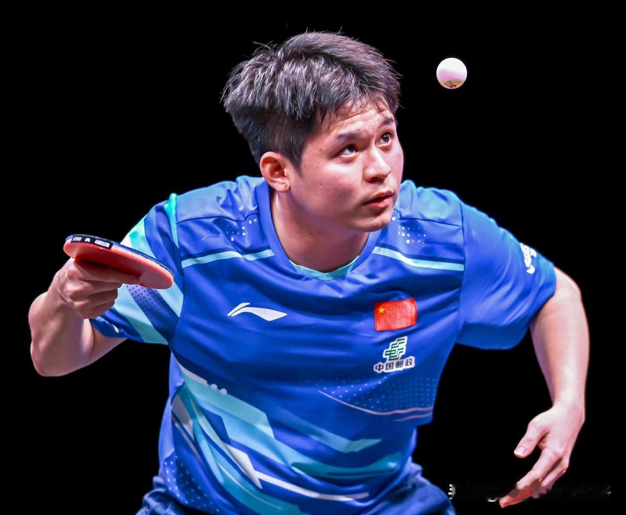 林诗栋男单晋级，3-1轻松拿下塔卡。
林诗栋第一轮就遇到塔卡，第一局很轻松11-