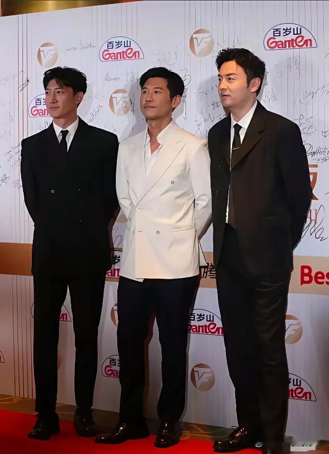 三大中年演技派演员同框，你更喜欢谁？在影视剧中，他们的演技都可圈可点，展现了中年