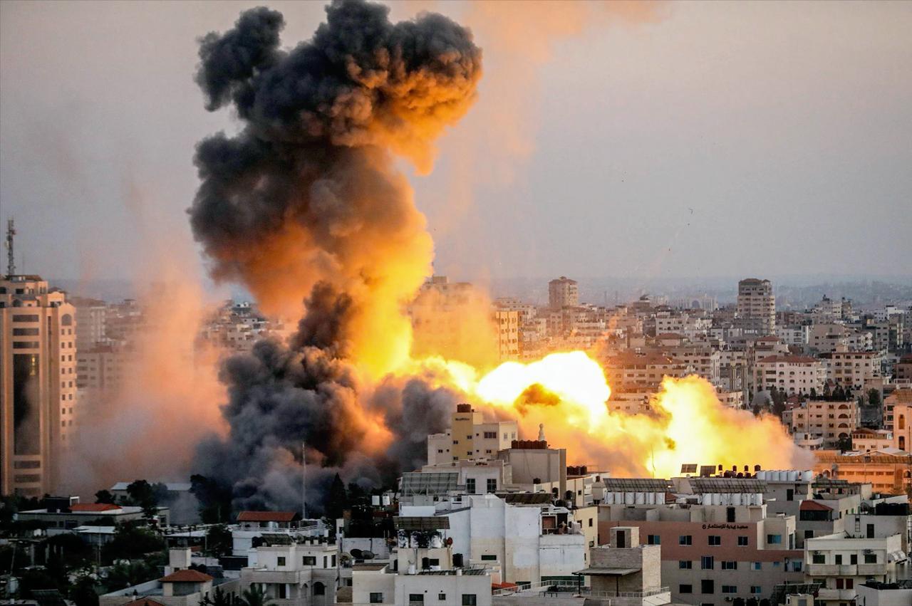 美以扬言要“炸光”伊朗？

看完俄乌战场的数据，我只想说：说这话的人，要么是军盲