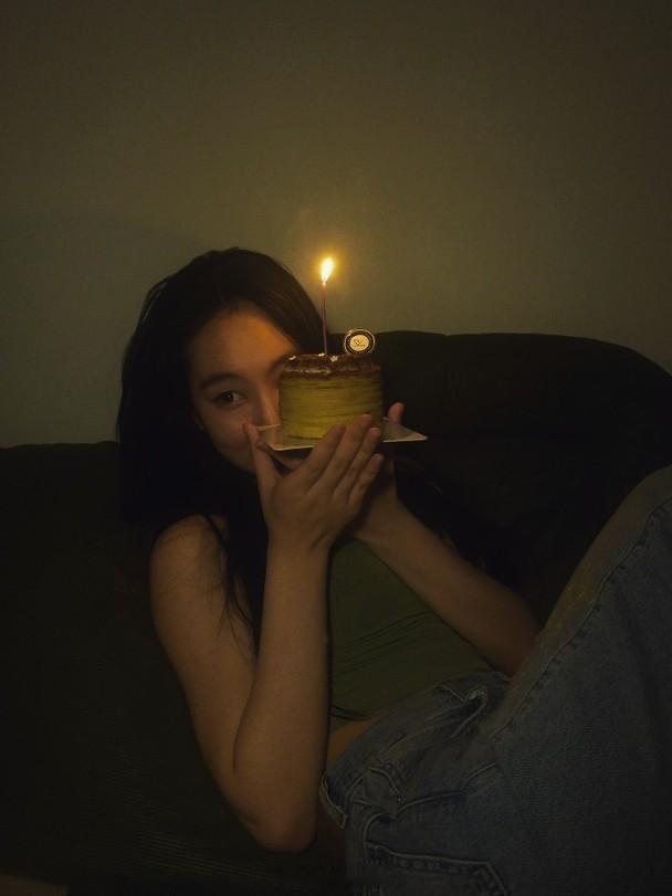 【On.cc】炎明熹21歲生日感嘆事業高低　豪晒「私房照」贈粉絲「樂壇小天后」炎