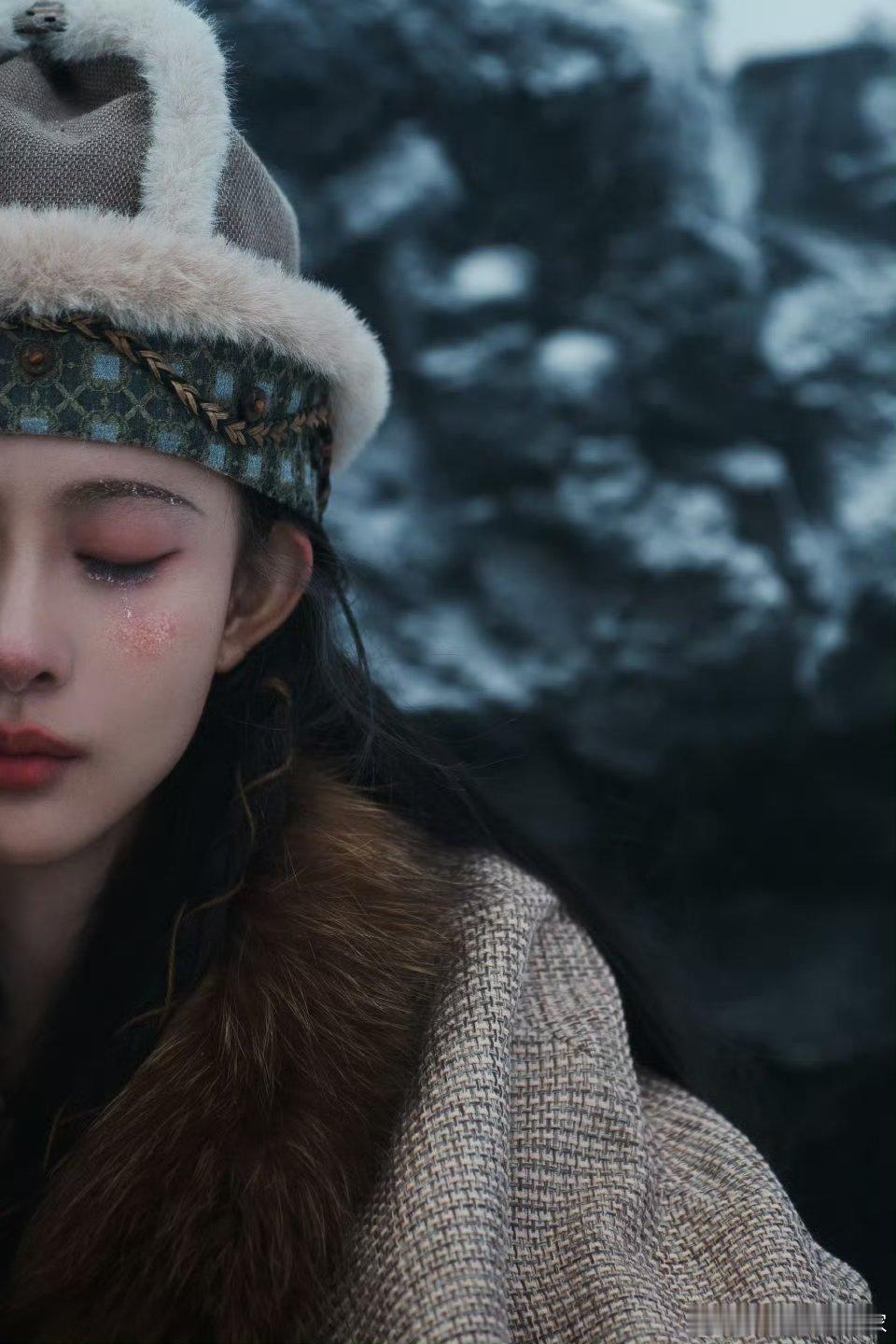 孟子义尚公主杀青照片好美丽好破碎好清冷的感觉看好我们摇摇公主 