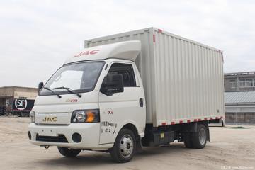 某品牌的业务人员谈到某区域的经销商，已经50多岁了，经营了5个品牌的产品，也没有