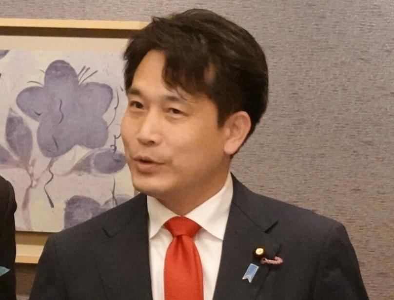 日本这次恐怕是高兴早了！12月23日，日本参议员泷波宏文窜访台湾后，公然叫嚣：“