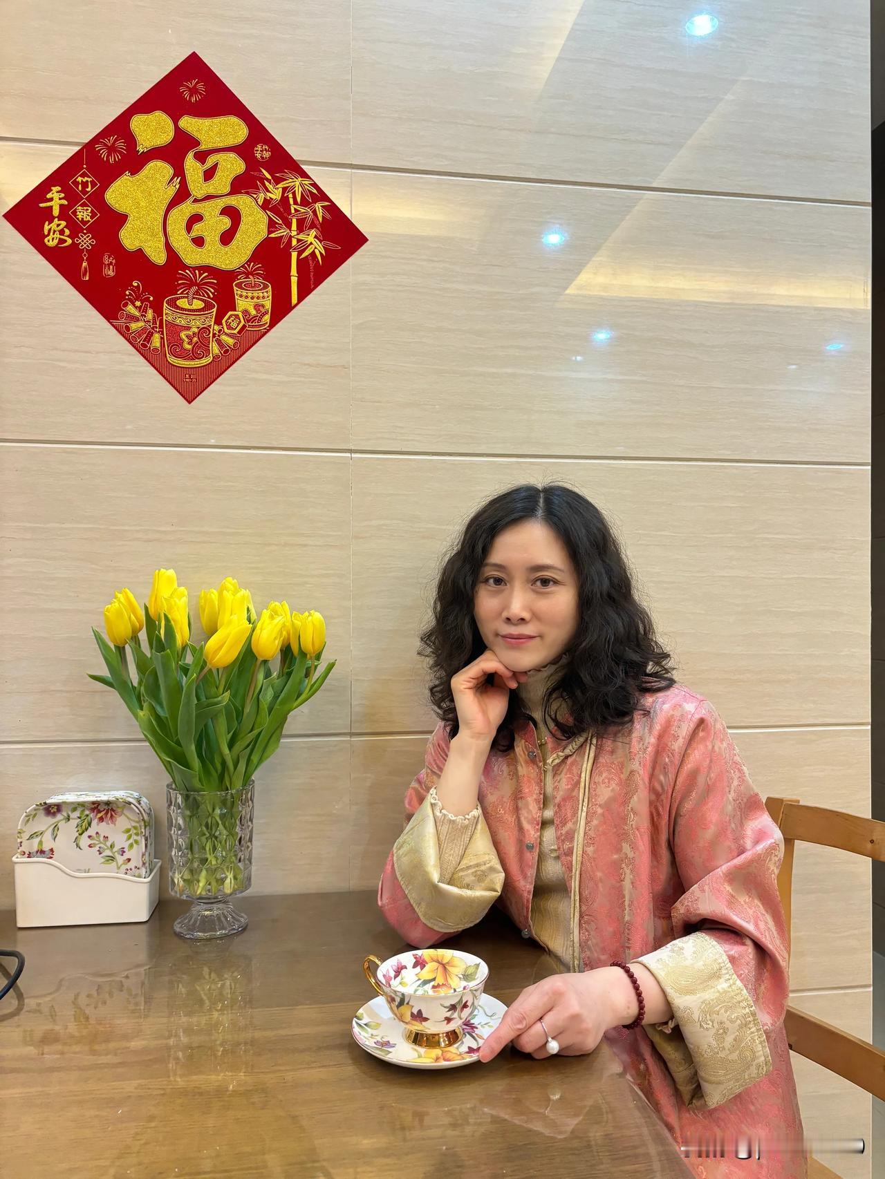 内心丰盈者独行也如众

新年快乐！
并祝亲们新的一年万事顺遂，岁月无忧！