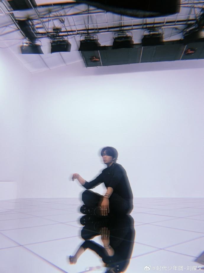 刘耀文相簿里的光影大片  刘耀文分享相簿里的随拍  刘耀文分享的相簿光影大片，成