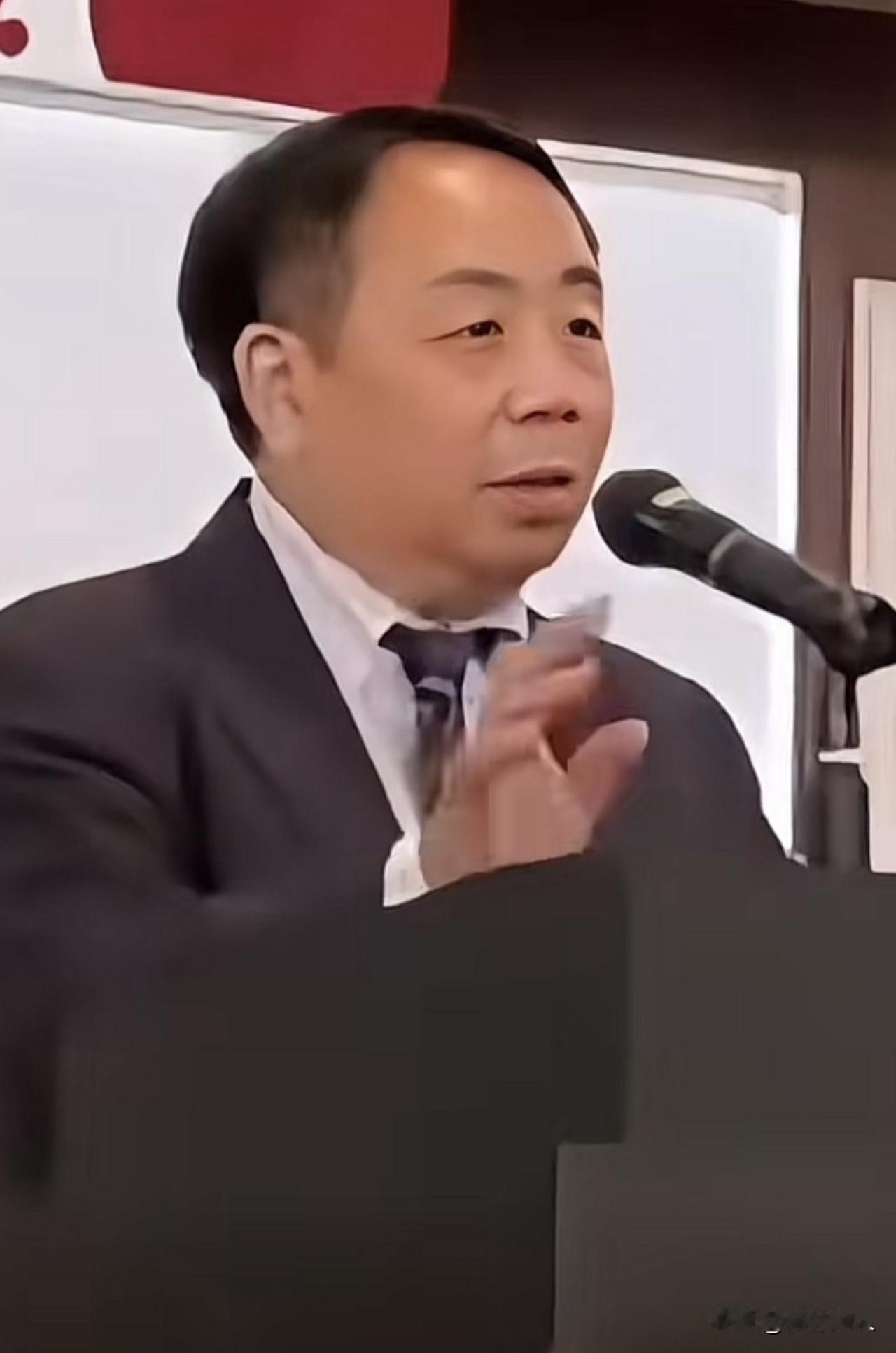 新思维：汉奸走狗，不值一评

有道友让我说一说“石平”，自从我看到他的相貌后，真