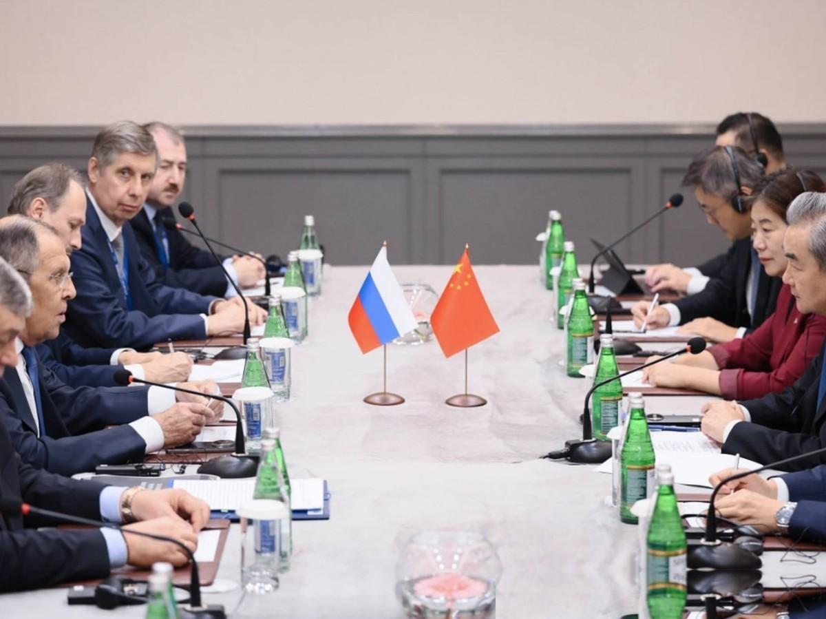美国压不住、俄罗斯开始沉默、欧洲越来越焦虑，多个国家突然发现，中国已经强大到没人