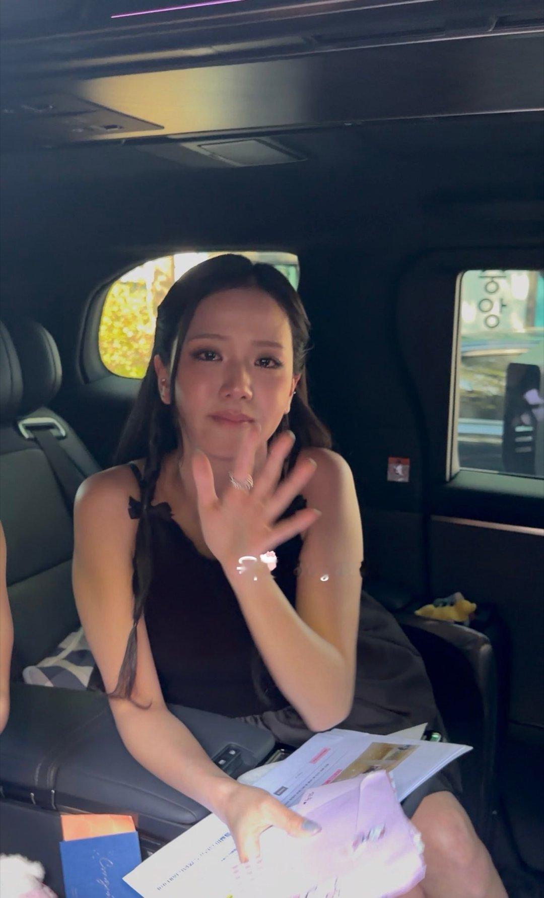 我心碎了你们知道吗，我心碎了，我真的心碎了，碎了一地，碎成一百零三瓣…… 