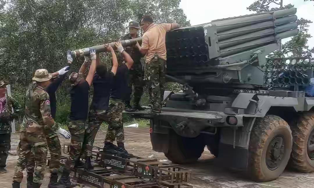 停火4个月再次翻脸、柬泰边境开打，洪森家族的命运悬了