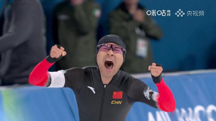 宁忠岩滑出1分41秒98宁忠岩打破奥运纪录米兰冬奥会速度滑冰男子1500米，中国