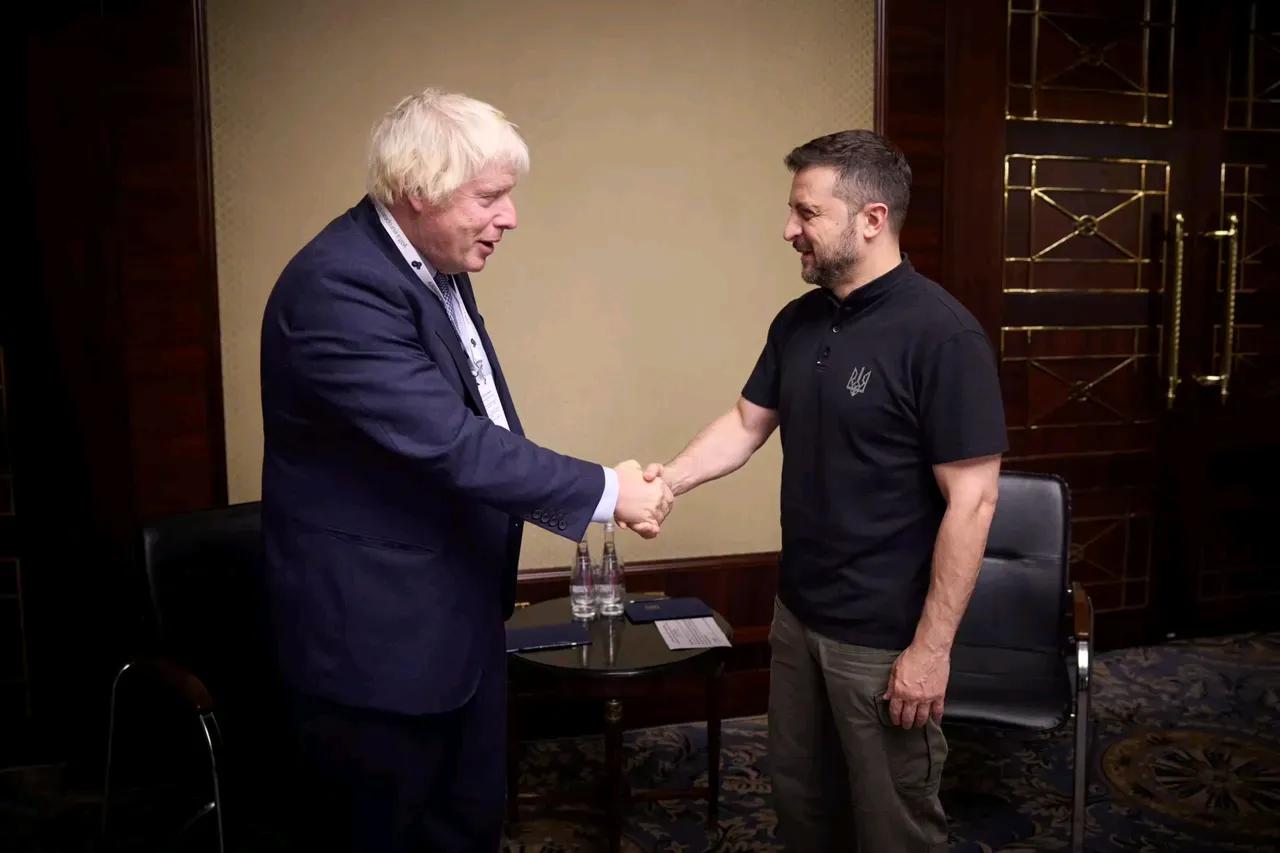 英国前首相约翰逊又出疯狂之语，他声称，只要西方满足泽连斯基提出的所有要求，胜利的