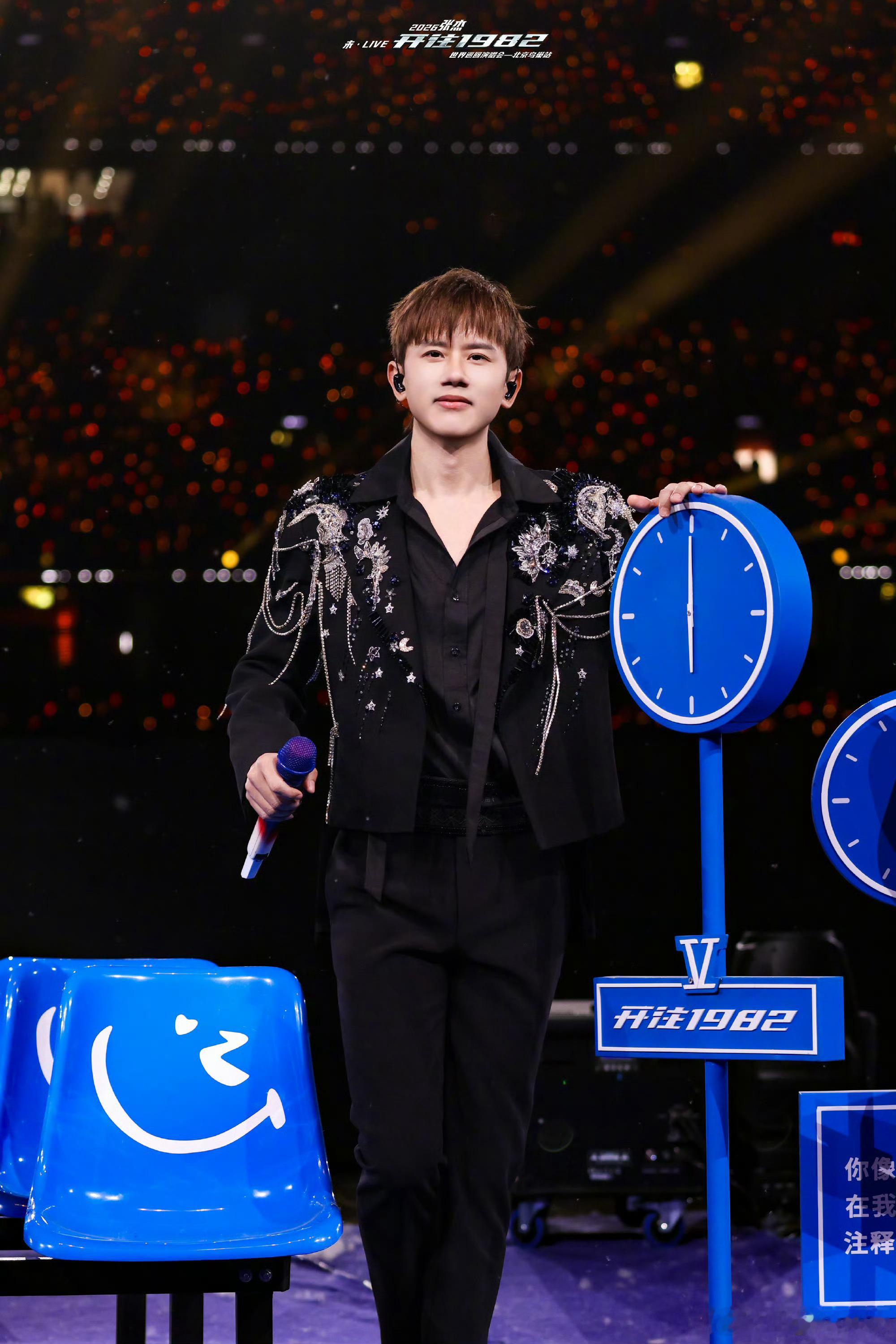 张杰张杰鸟巢马上就是最后一周了张杰还没回过神已经唱了11场了 张杰：“还没回过神