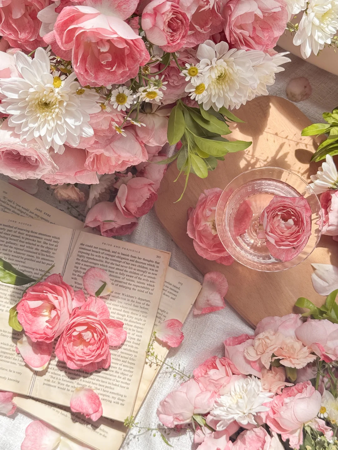 花与书，是春日的浪漫注脚🌸 