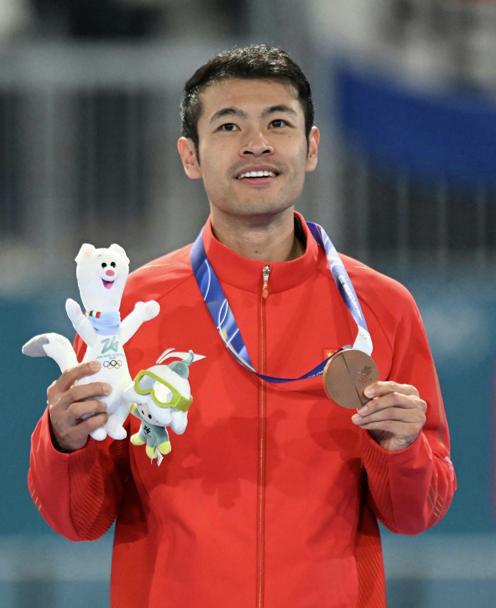 我敢断定，宁忠岩很快成为时尚圈新宠儿！2026年代言怕是要拿到手软了！作为东北农