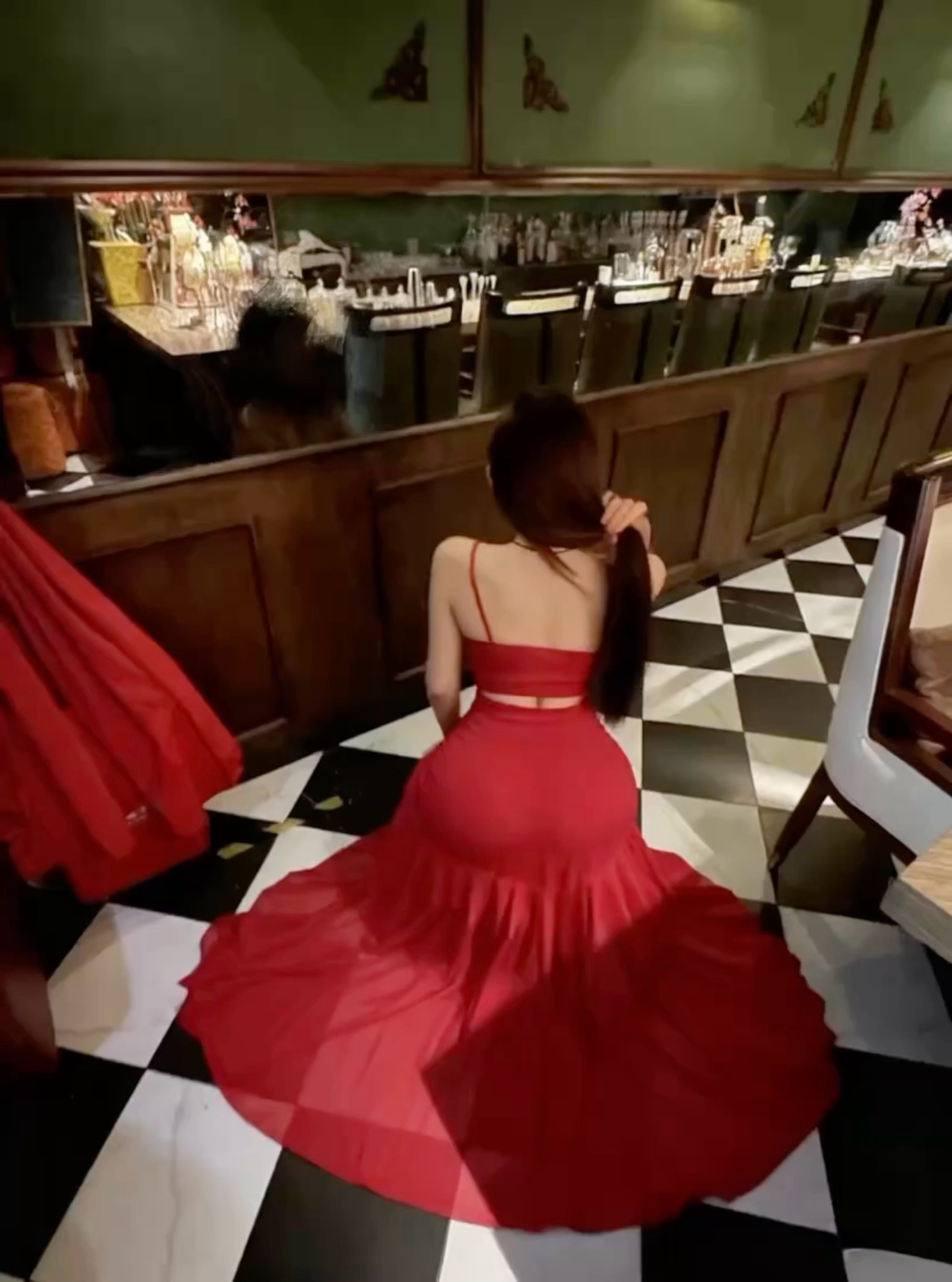 我朋友对我说，她觉得她现在的生活哪里都挺好的，就是太孤单了，我说孤单就对了啊，因