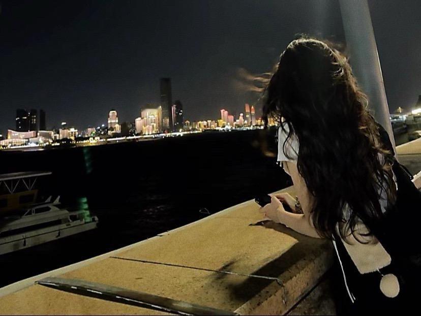 度娘都搜不到的小众文案“瞬间让男人感觉要失去你的文案”1.“心甘情愿 真是卑微又