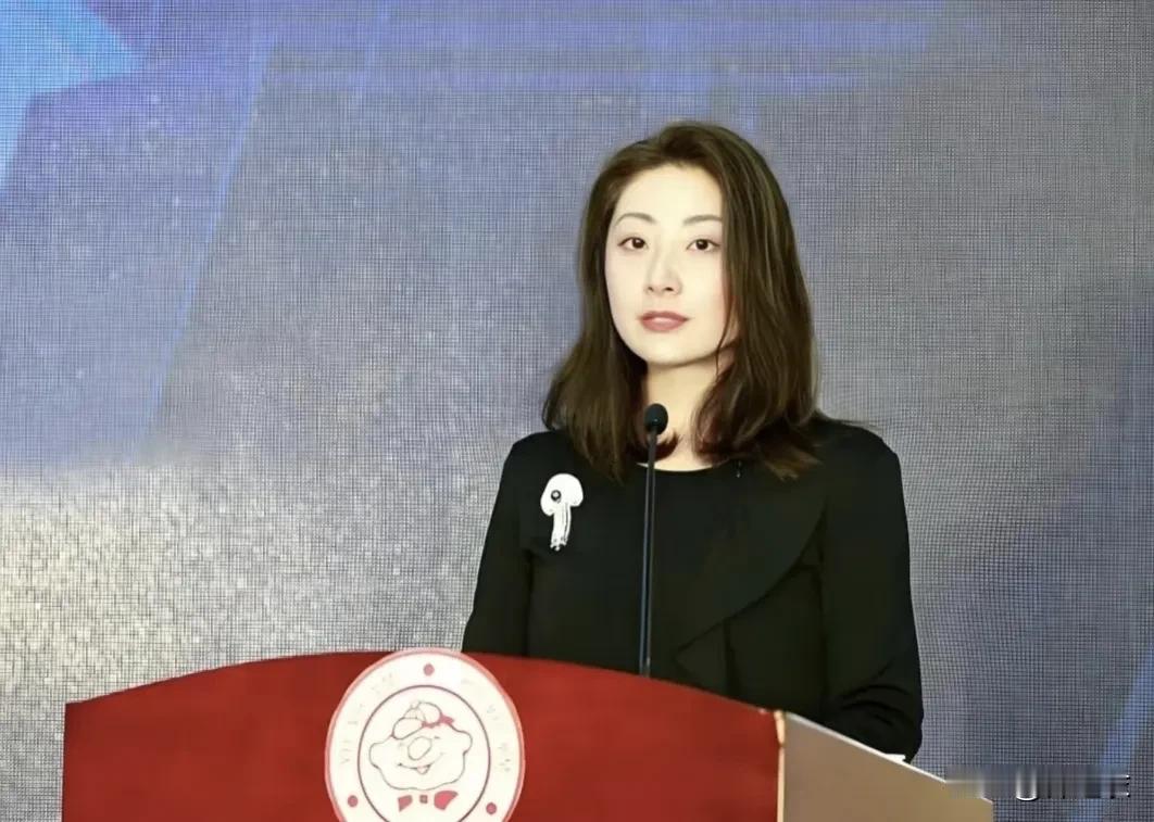 如果不是大小姐比几个兄弟姐妹年纪大得多，且一路忍耐，先生存下去再找到自己的一点活
