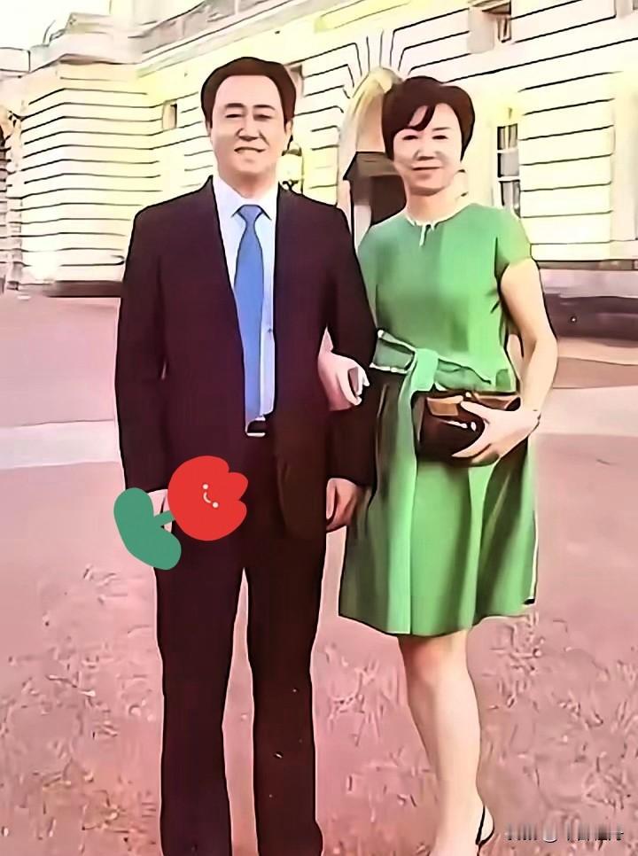 很想知道，当远在国外的丁玉梅，看到老许父子三人被宣判的消息，尤其是看到相伴了近4