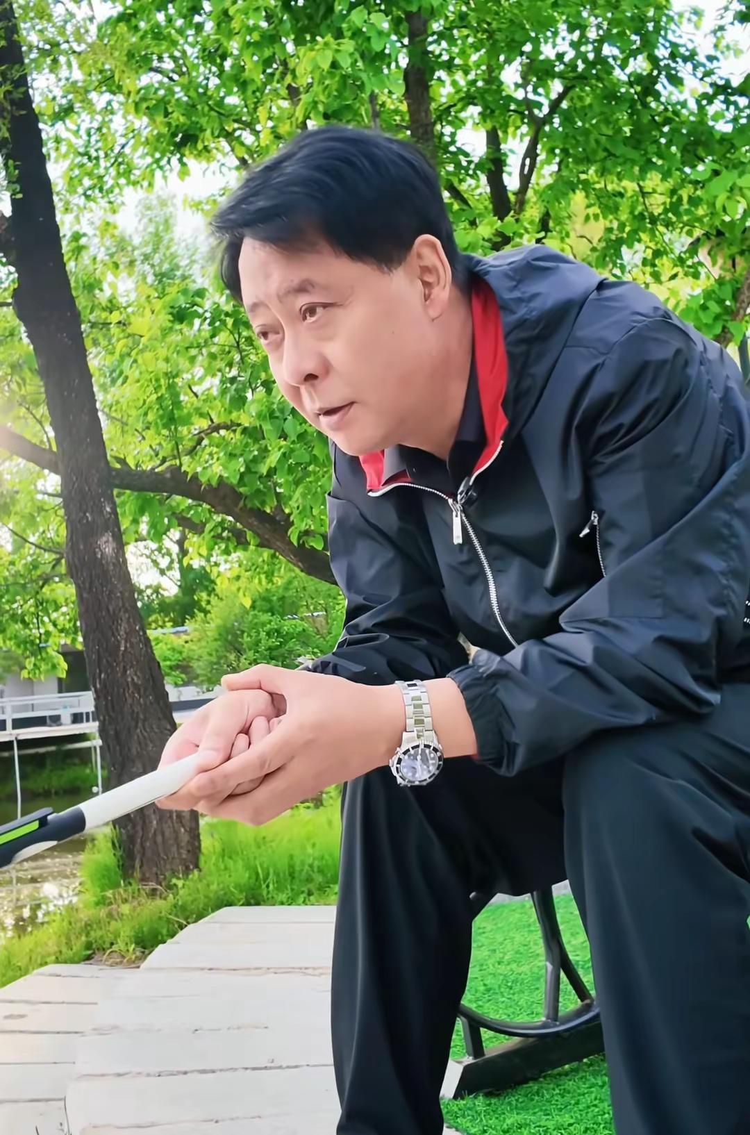 这不是《人民名义》中的光明区区长孙连城吗😃？