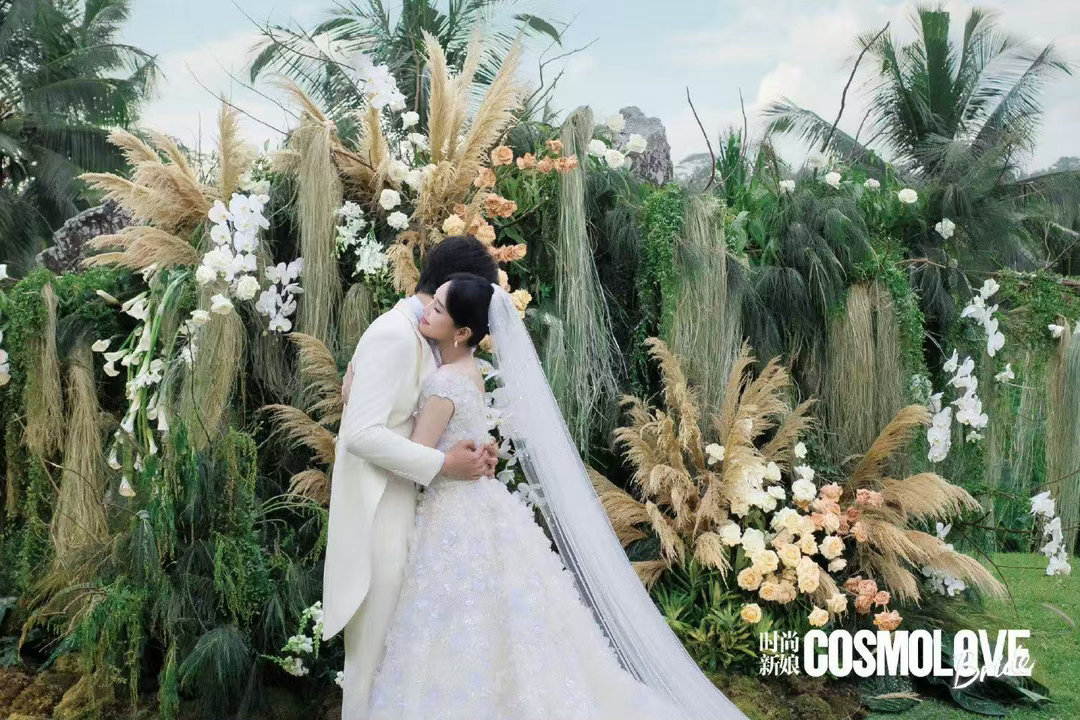 金莎孙丞潇婚纱照520首曝光 金莎孙丞潇纯白婚纱与中式礼服都美绝了，隔着屏幕都能