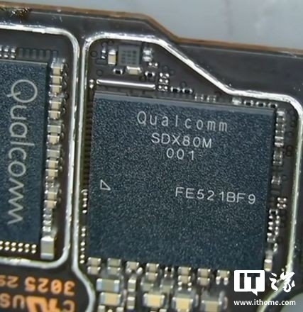 【iPhone18Pro或仍用高通基带芯片】7月2日，此前有传言称苹果计划为 i