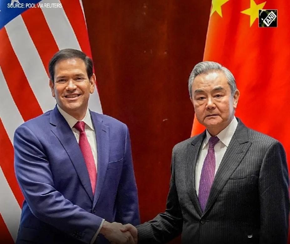 王毅与鲁比奥就高层互动事宜通电话。
王毅强调，双方应秉持平等、尊重、互利的精神，