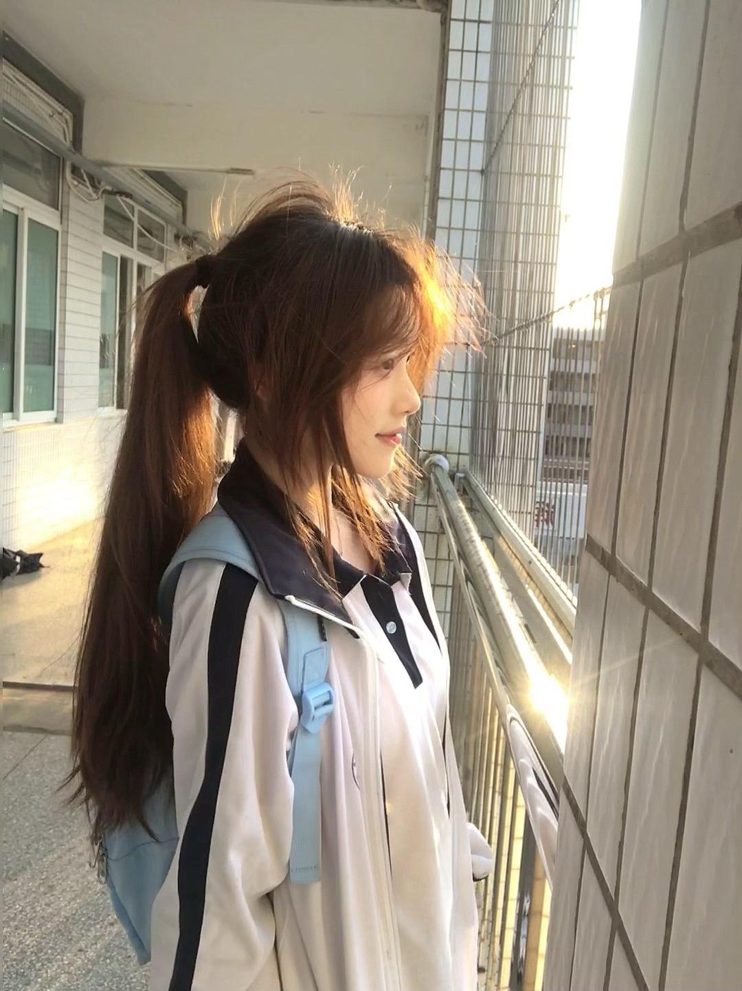 回复  小宝 我用的是pamonri洗发水，头发蓬蓬滴