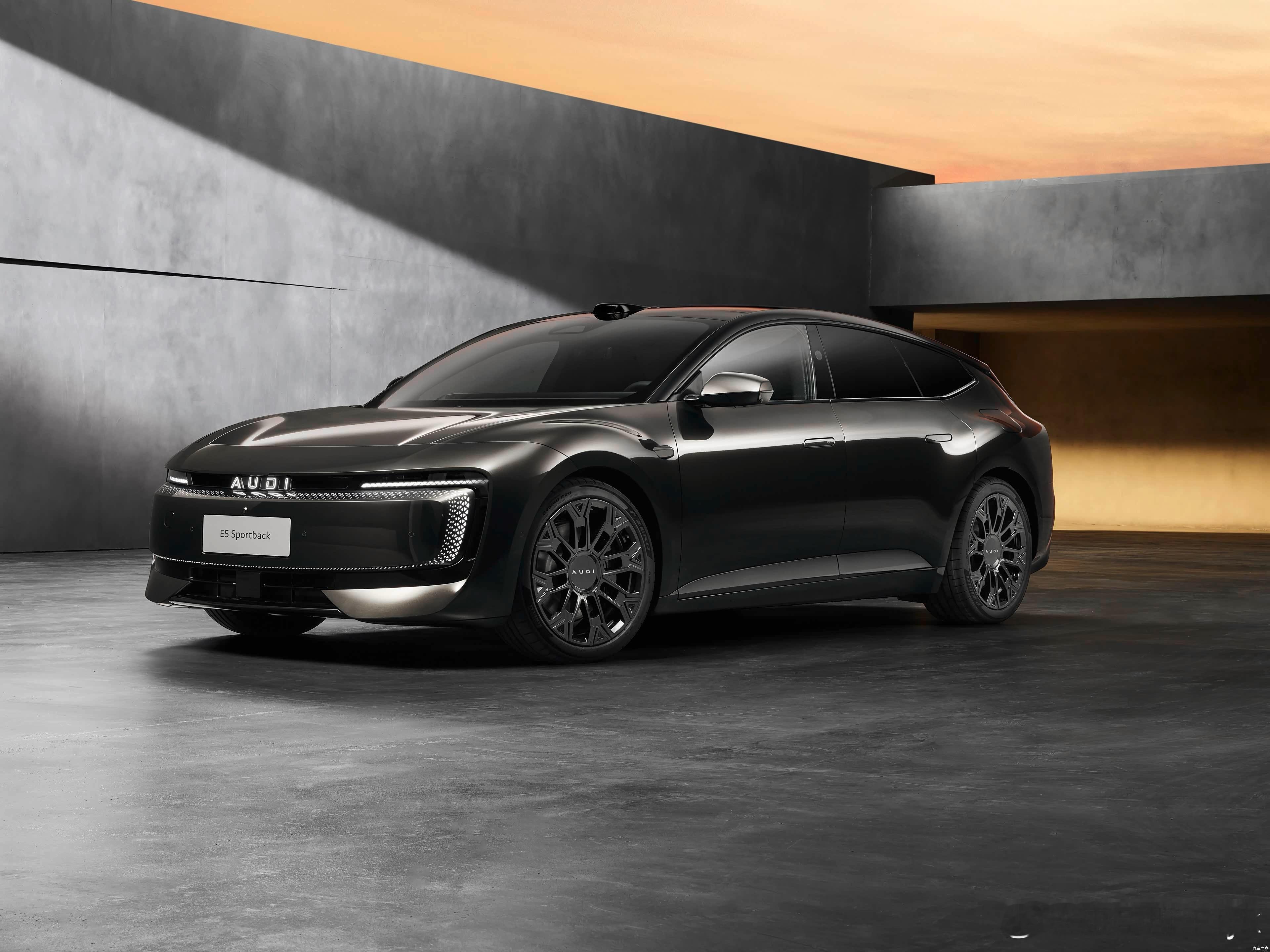 在《年度驾驶者之车》评选中，奥迪E5 Sportback表现惊艳，与百万级跑车同