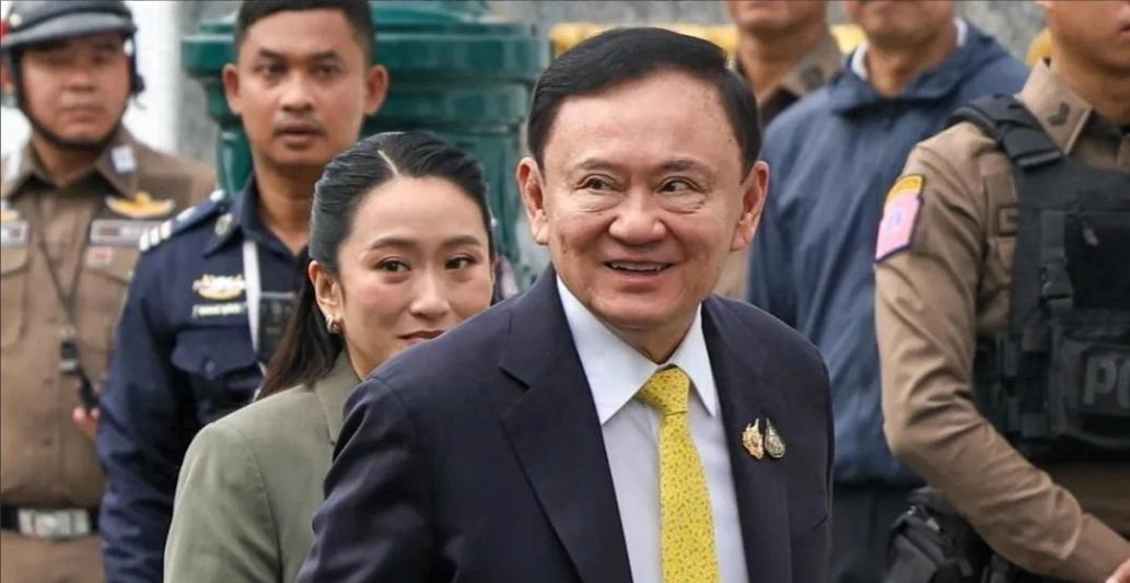 罪名全免！泰王亲自下令清账，佩通坦准备反扑。6月2日，泰王玛哈·哇集拉隆功亲自签
