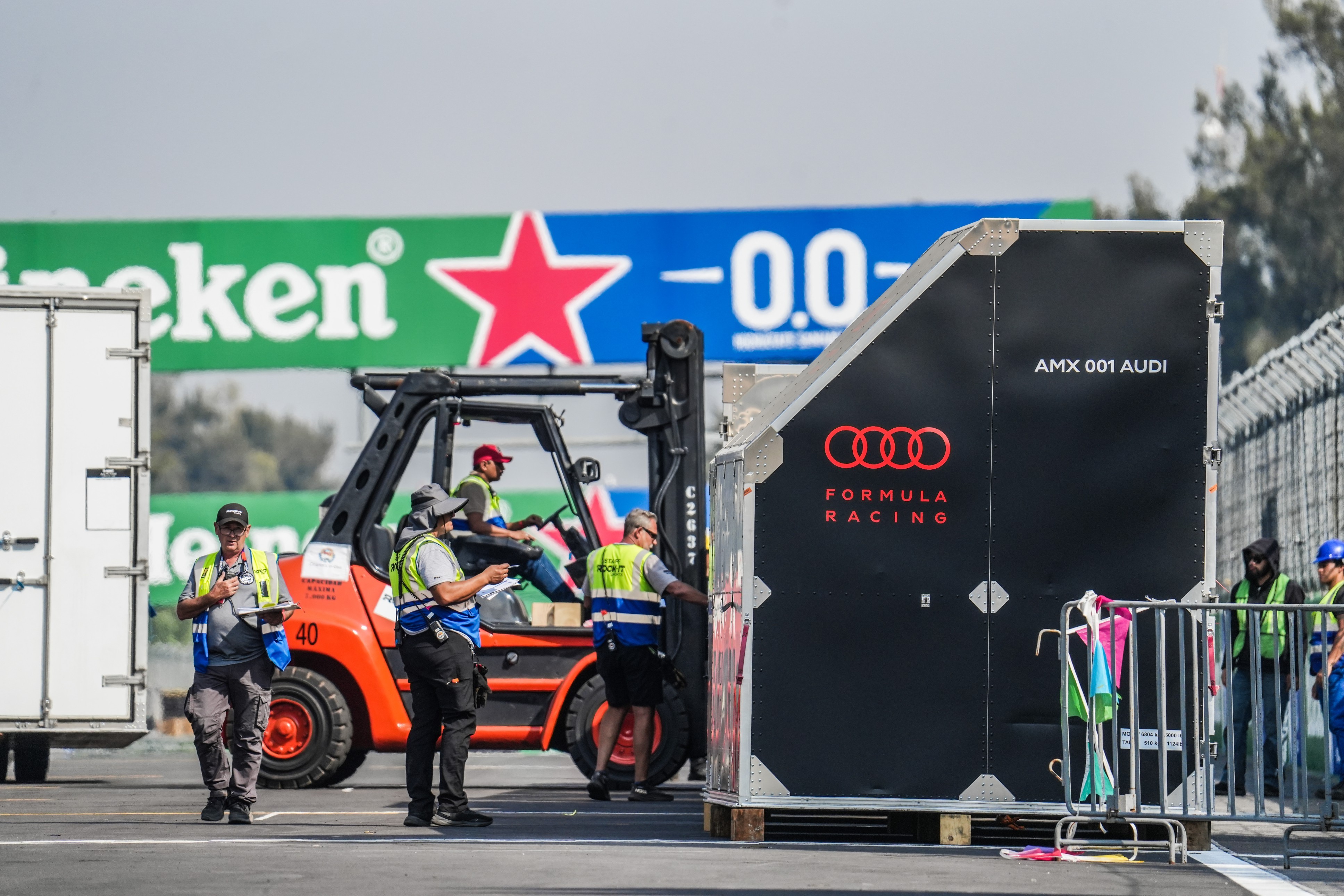 F1[超话]2026F1美国大奖赛2026F1墨西哥大奖赛 运抵墨西哥的车队物资