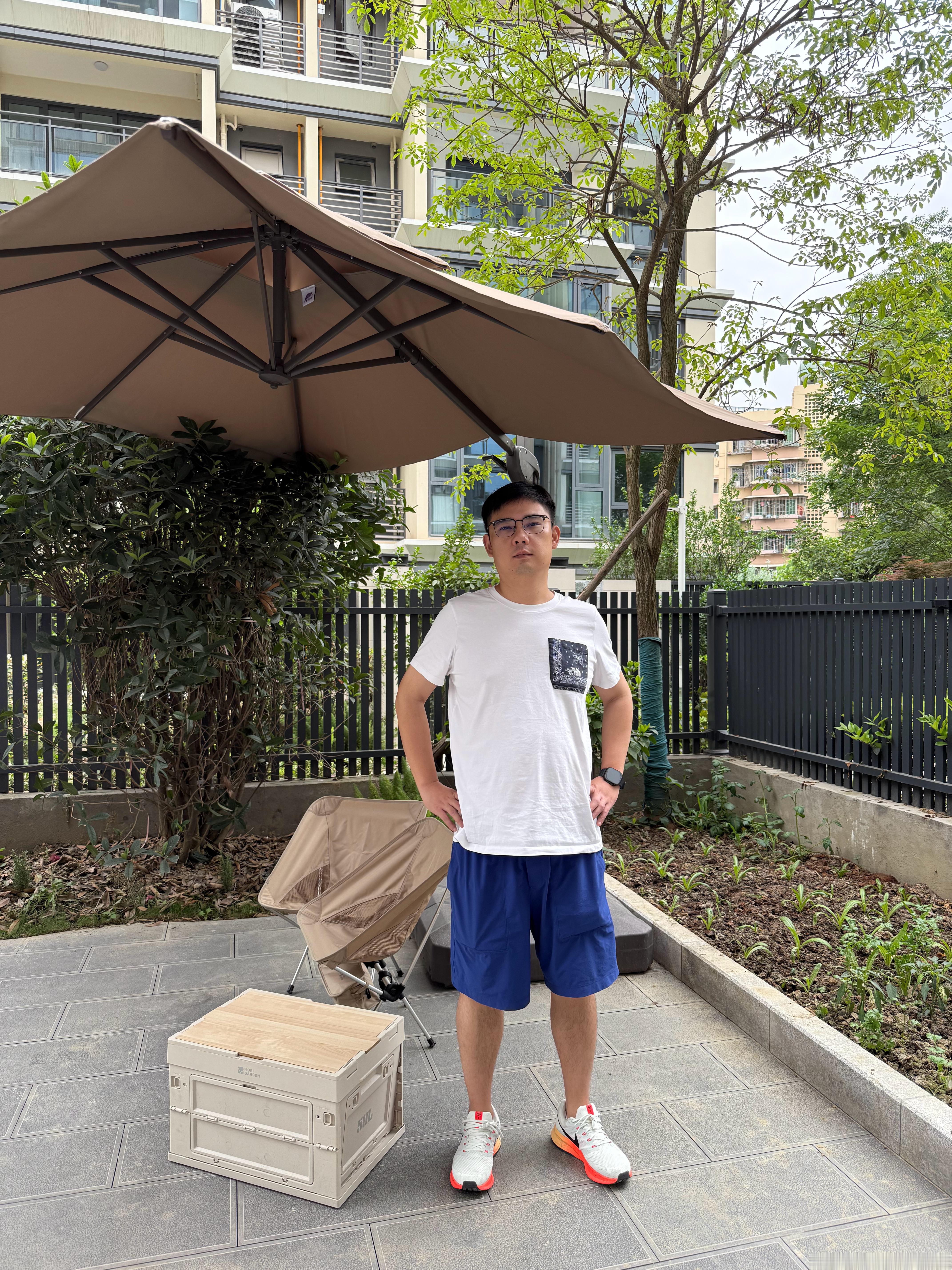 170.6斤的形体，还是胖。再瘦个15斤，应该就是大帅哥了。 