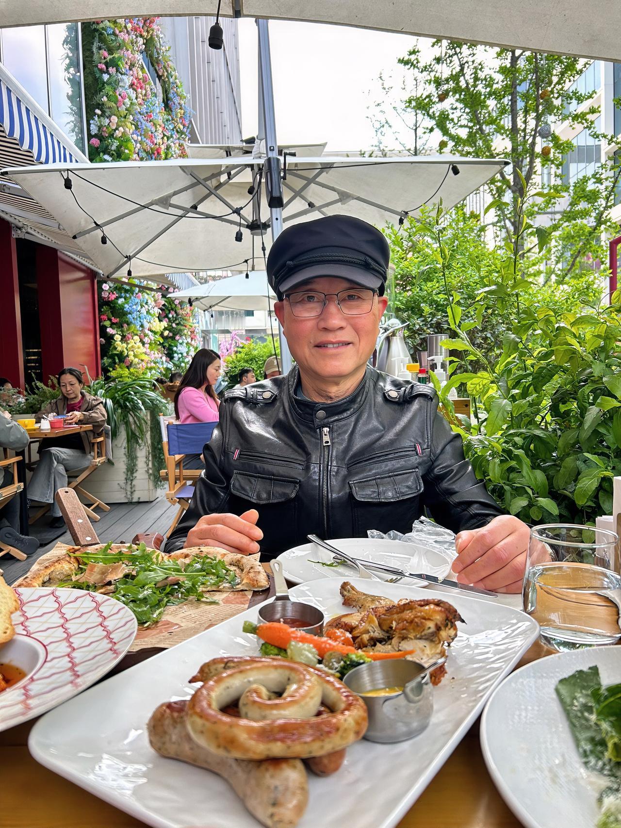 再忙再累，也别忘了用一顿美味犒劳自己。美食是我们连接土地，连接时光的纽带！晒一下