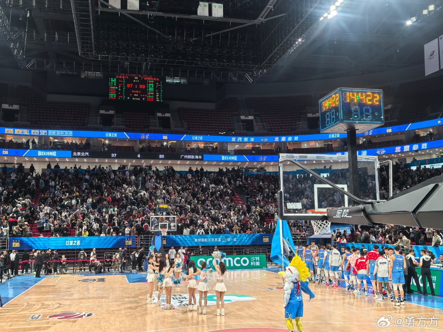 北京男篮vs龙狮男篮 有惊无险拿下胜利，问题虽有不少，但最后阶段三人罚下大伙可谓