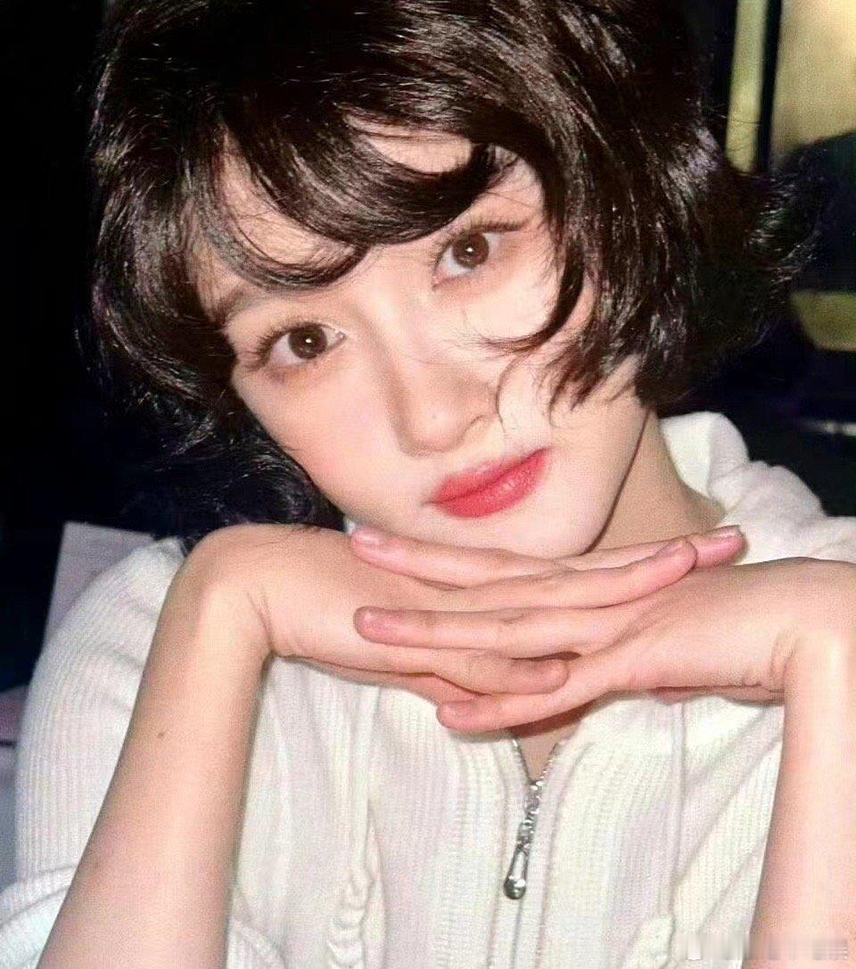 这还是个关晓彤吗？是不是有点太敢p了？ ​​​