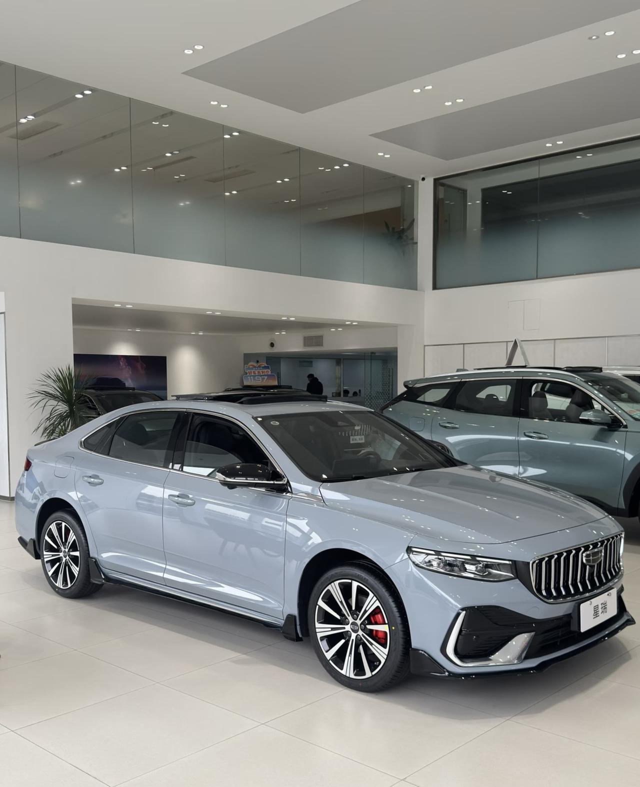 如果买车的预算只有十五万块钱，还想要省油省心保值率高的话，我觉得吉利星瑞就很不错